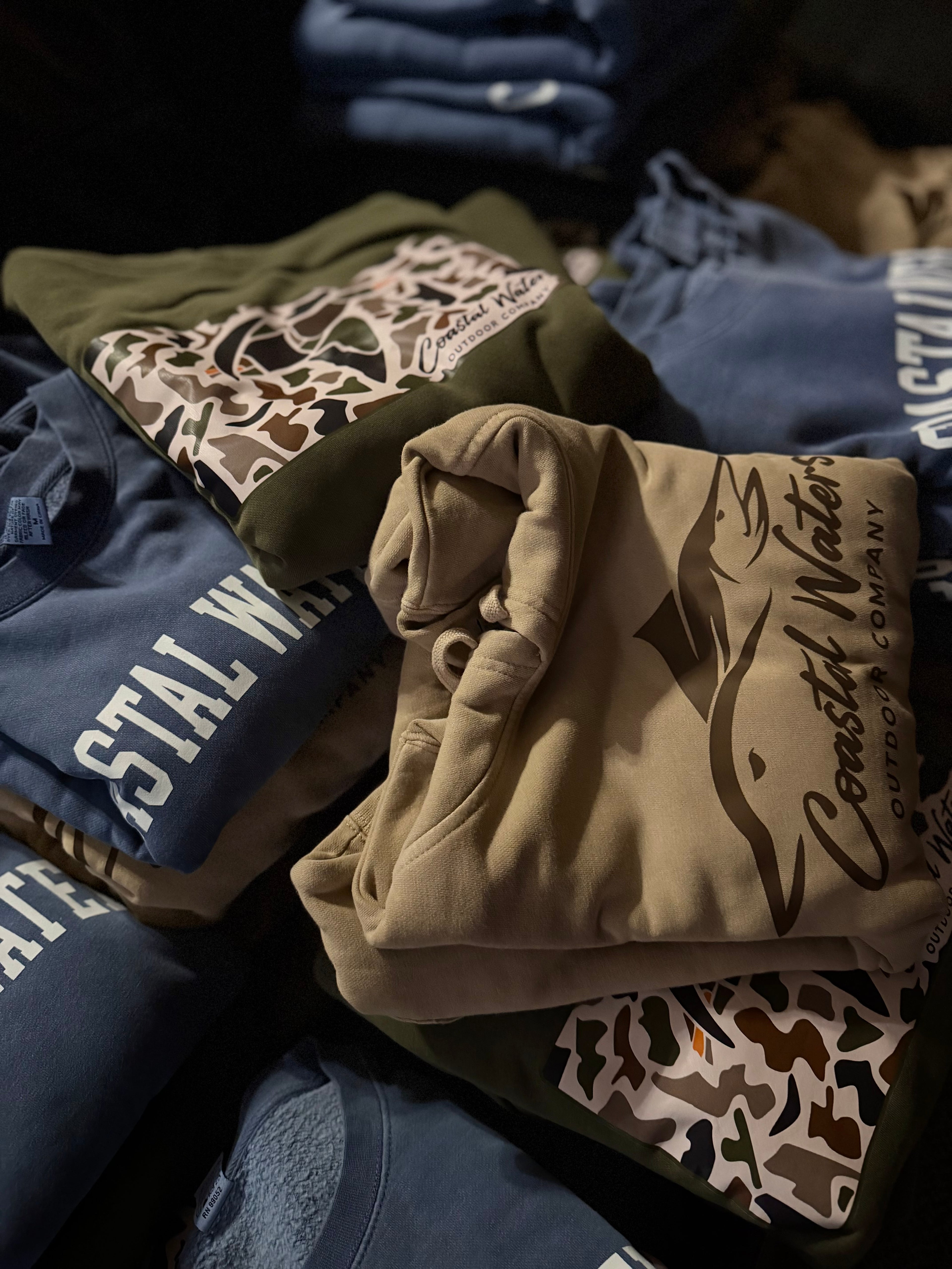 HOODIES & CREWNECKS
